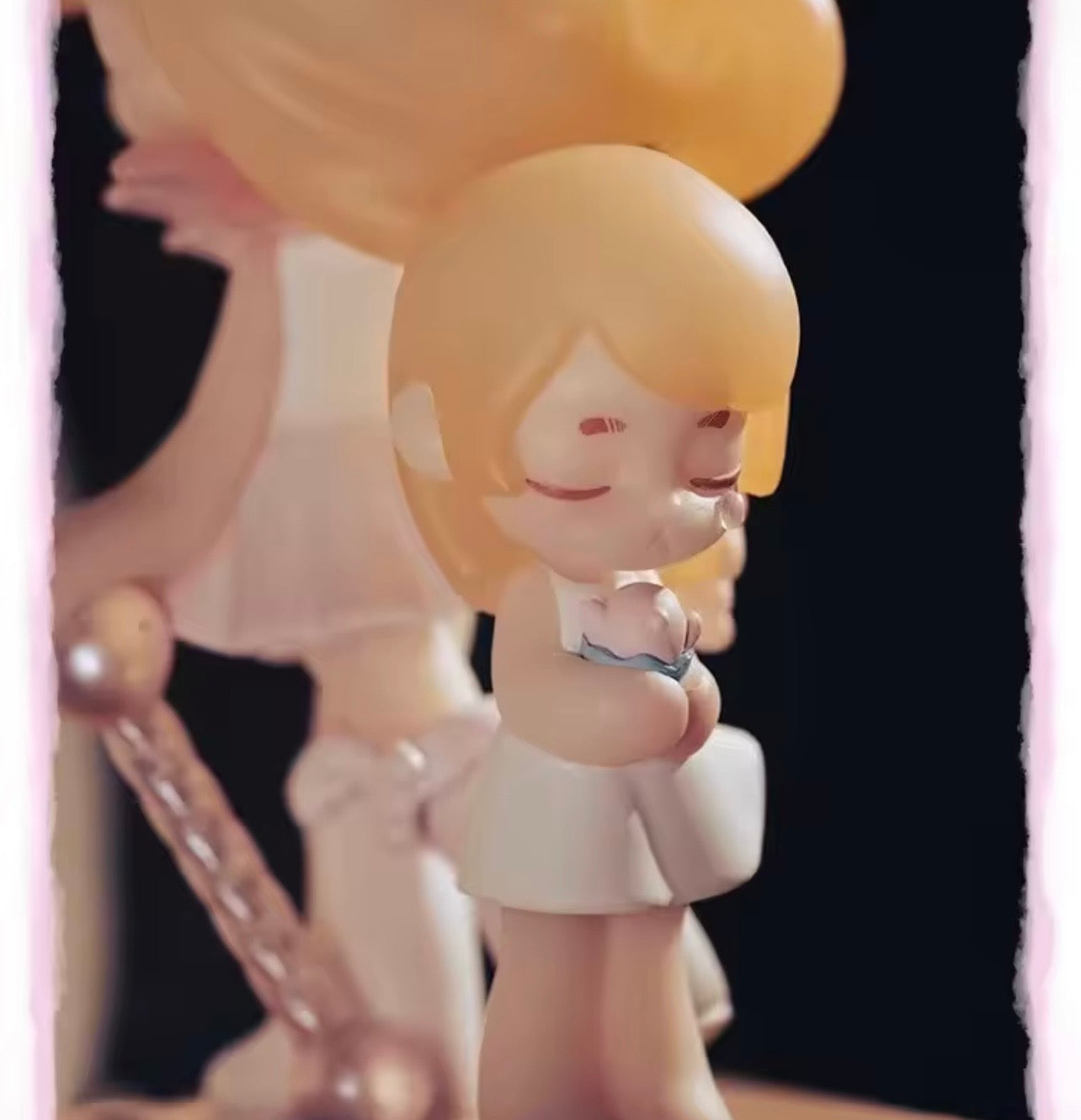 AROMA PRINCESS Between Us Series Blind
BOx